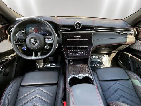 Used 2024 Maserati Grecale Modena AWD/4WD image 7
