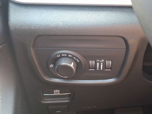 New 2025 Jeep Grand Cherokee L Laredo w/ Luxury Tech Group I image 17