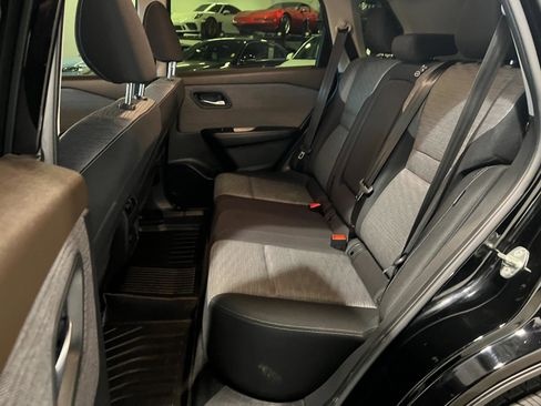 Used 2023 Nissan Rogue SV image 27