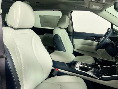 New 2027 Kia Carnival SX w/ Dark Edition Package FWD image 32