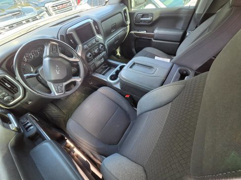 Used 2022 Chevrolet Silverado 1500 LT Trail Boss image 11