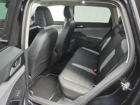 Used 2023 Volkswagen Taos SEL image 32