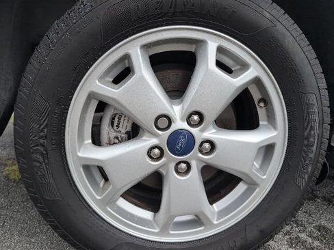 Used 2016 Ford Transit Connect XLT FWD image 9