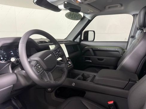 Certified 2026 Land Rover Defender 110 X-Dynamic SE image 17