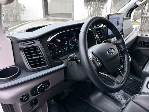 Used 2023 Ford Transit 250 Medium Roof AWD w/ Exterior Upgrade Package image 9