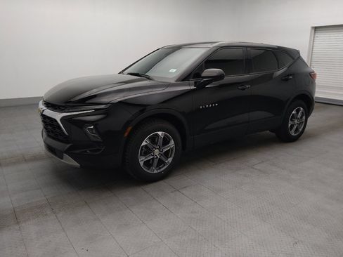 Used 2023 Chevrolet Blazer LT FWD image 2