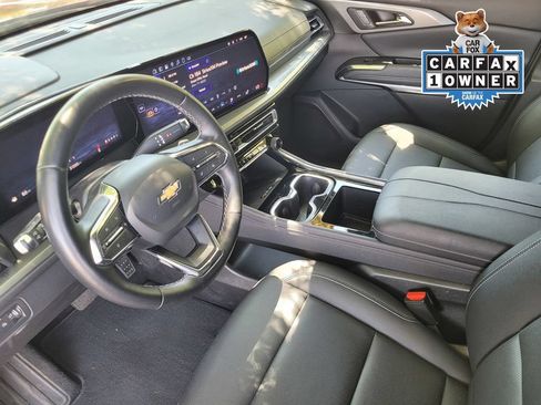 Used 2025 Chevrolet Traverse LT AWD/4WD image 18