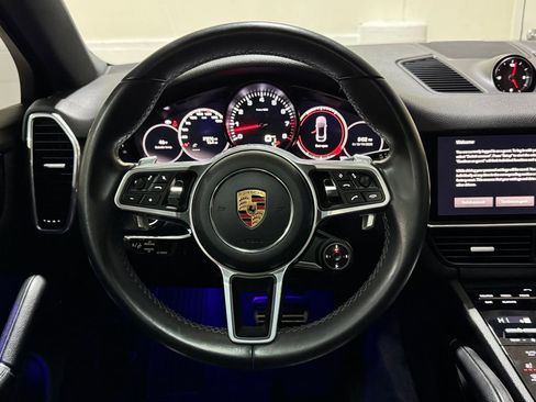 Used 2022 Porsche Cayenne S image 7
