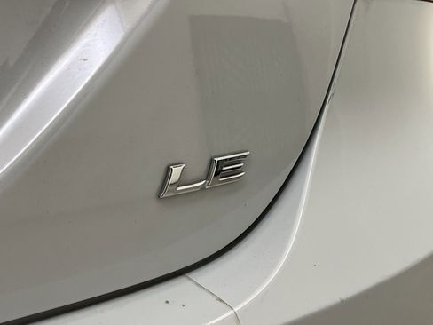 Used 2022 Toyota Camry LE image 27