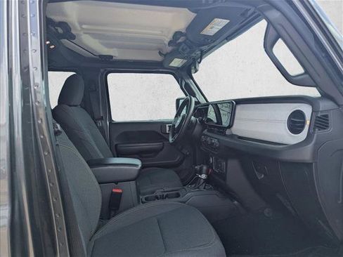 Used 2024 Jeep Gladiator Sport image 16