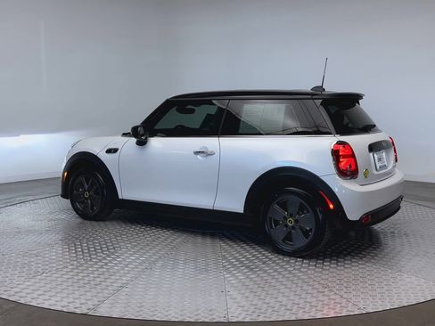 Certified 2024 MINI Cooper SE image 6