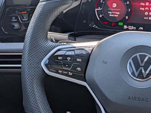 Used 2022 Volkswagen GTI SE FWD image 21