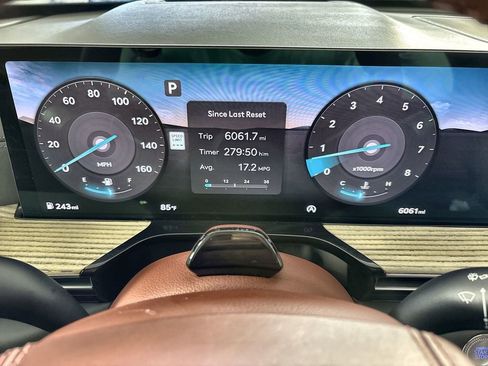 Used 2025 Genesis GV80 3.5T Prestige AWD/4WD image 10