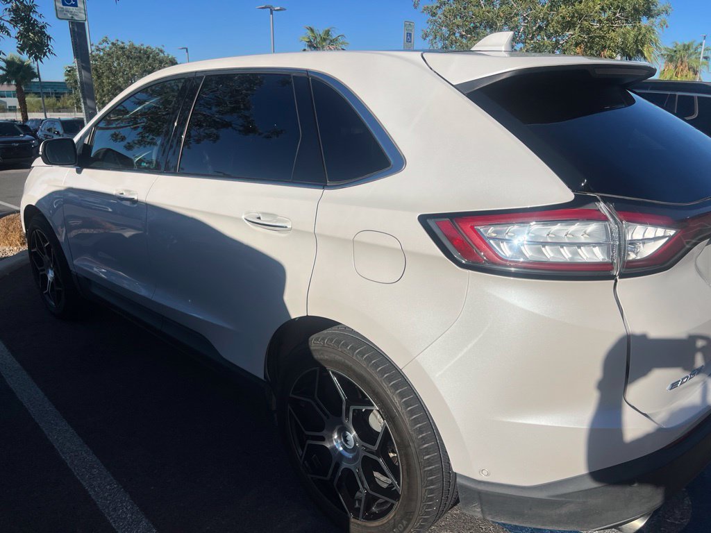 Used 2018 Ford Edge Titanium w/ Equipment Group 302A FWD image 5