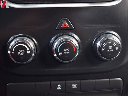 Used 2015 RAM 1500 Classic SLT image 22