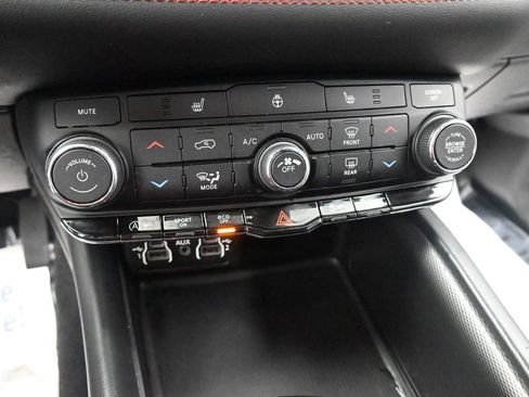 Used 2023 Dodge Durango GT image 31