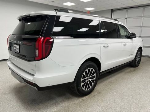 Used 2025 Ford Expedition Max Platinum AWD/4WD image 12