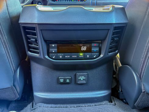 Used 2025 Toyota Sequoia Platinum AWD/4WD image 30