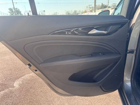 Used 2018 Buick Regal Preferred w/ Driver Confidence Package #1 image 32