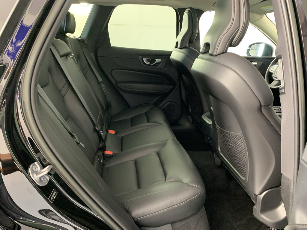 Used 2023 Volvo XC60 B5 Core AWD/4WD image 38
