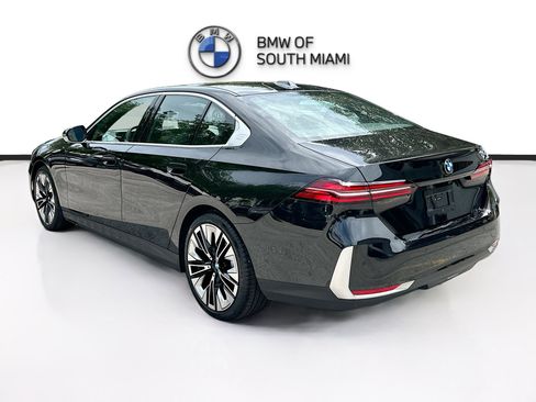 Certified 2024 BMW 530i image 5