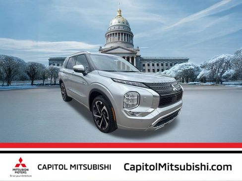 New 2025 Mitsubishi Outlander SEL image 1