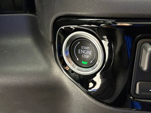 Used 2025 Chevrolet Silverado 1500 ZR2 w/ Technology Package image 28