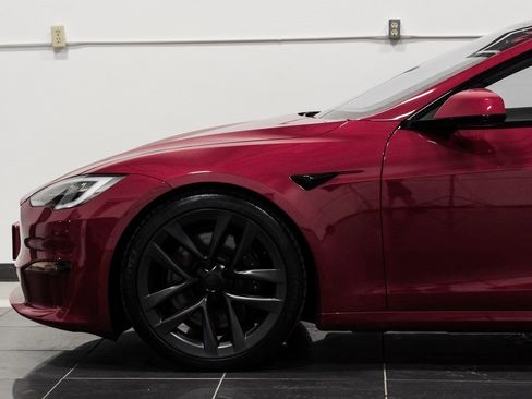 Used 2021 Tesla Model S Plaid image 17