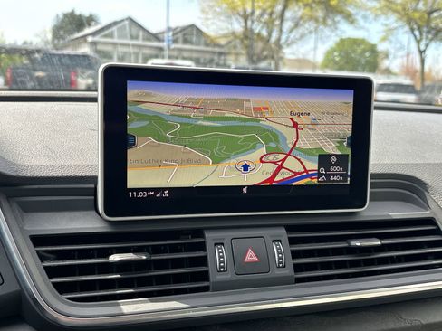 Used 2020 Audi Q5 Prestige w/ Prestige Package image 19