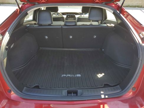 Used 2016 Toyota Prius Four FWD image 9