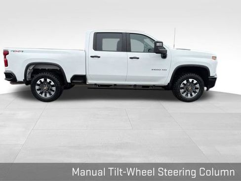 Used 2021 Chevrolet Silverado 2500 Custom w/ Custom Value Package image 18