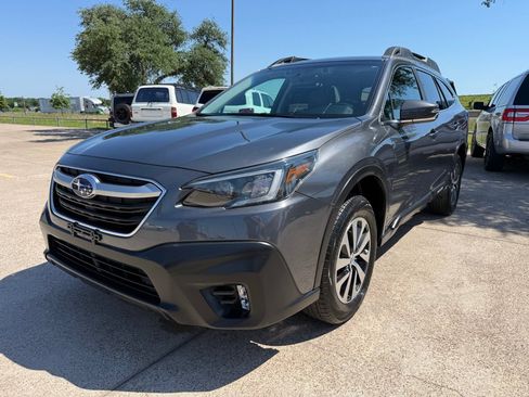 Used 2021 Subaru Outback Premium AWD/4WD image 3