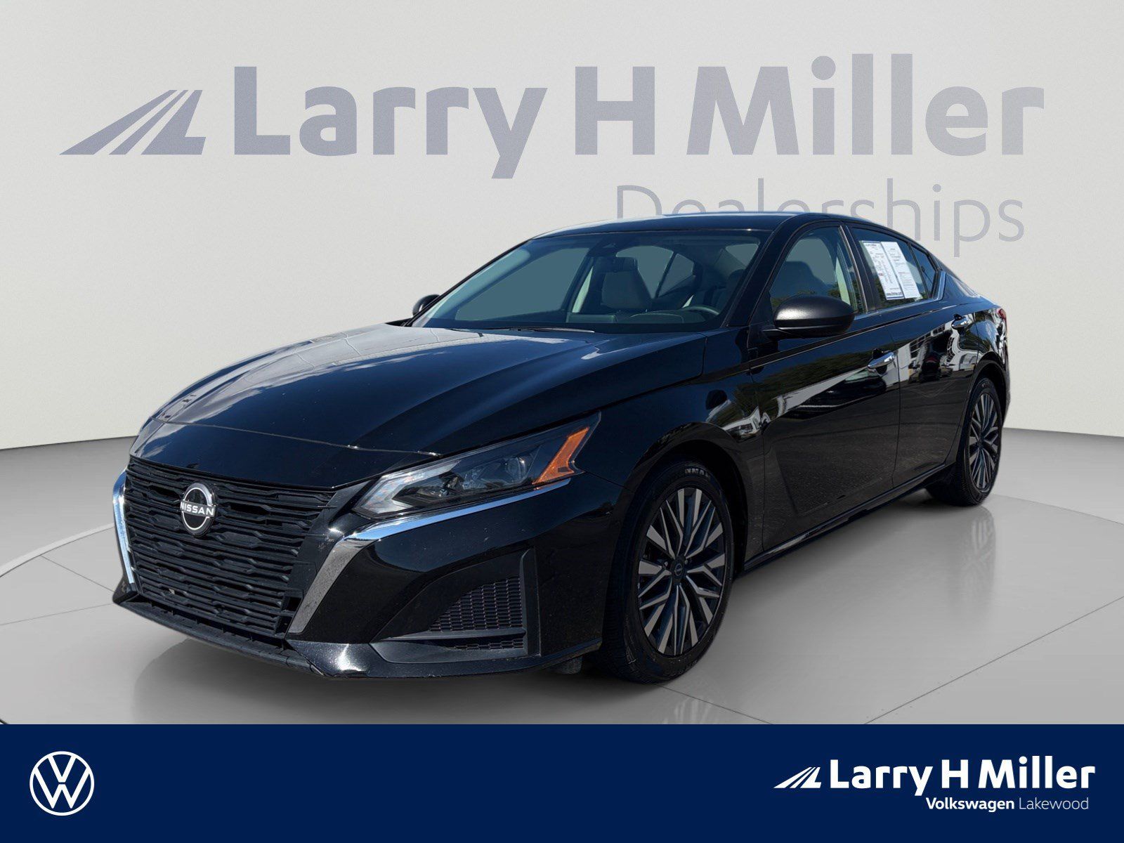 Used 2025 Nissan Altima 2.5 SV FWD image 1