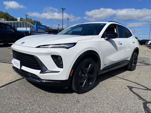 Used 2025 Buick Envision Sport Touring image 3