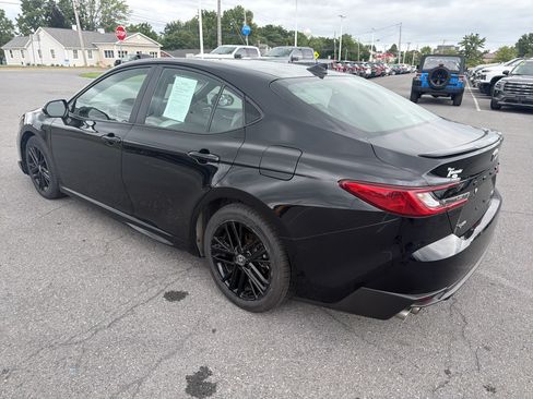 Used 2025 Toyota Camry SE FWD image 6