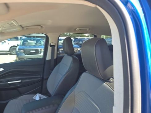 Used 2019 Ford Escape SE FWD image 8