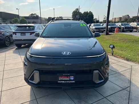 Used 2024 Hyundai Kona SEL FWD image 2