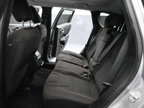 Used 2019 Jeep Cherokee Latitude w/ Popular Appearance Group AWD/4WD image 16