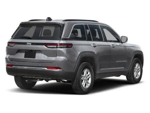 Used 2025 Jeep Grand Cherokee Limited w/ Black Appearance Package RWD image 3