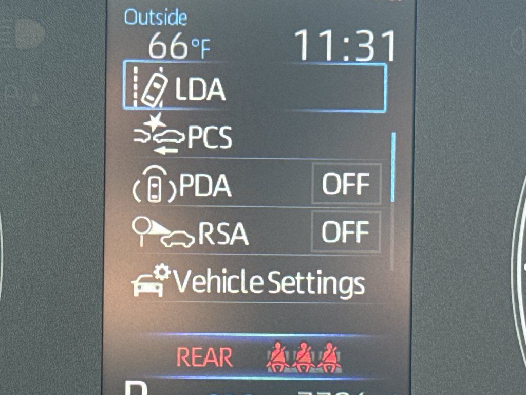 Used 2025 Toyota Corolla LE AWD/4WD image 18