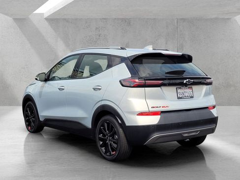 Used 2023 Chevrolet Bolt EUV LT w/ Redline Edition image 6