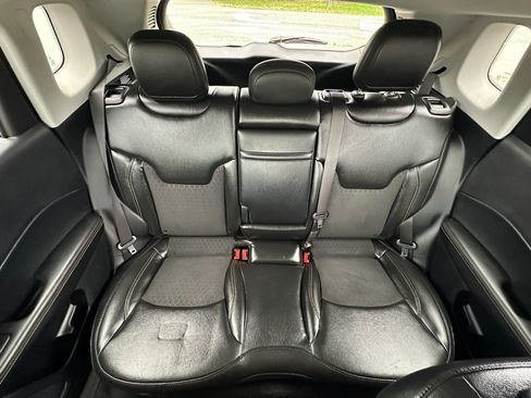 Used 2019 Jeep Compass Latitude w/ Popular Equipment Group image 17