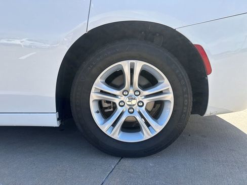 Used 2022 Dodge Charger SXT w/ Leather Interior Group image 8