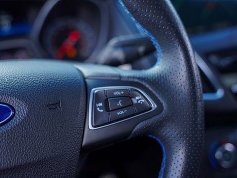 Used 2017 Ford Focus RS image 24