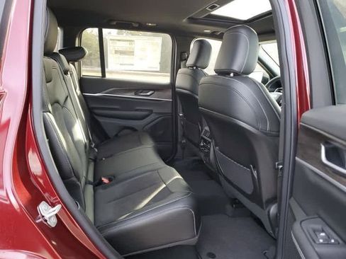 New 2026 Jeep Grand Cherokee Altitude AWD/4WD image 23
