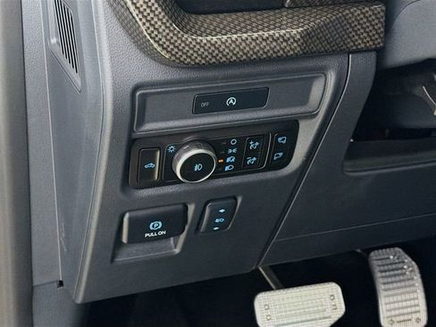 Used 2025 Ford F150 Lariat w/ Equipment Group 501A Mid image 12