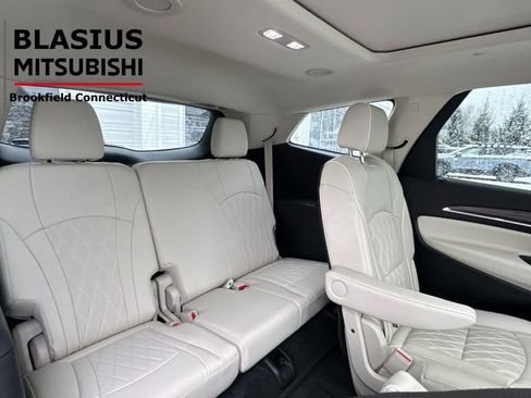 Used 2022 Buick Enclave Avenir image 26