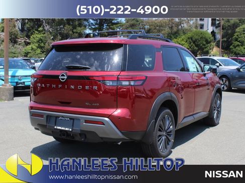 New 2026 Nissan Pathfinder SL w/ SL Premium Package AWD/4WD image 7