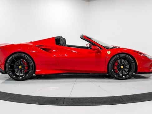Used 2023 Ferrari F8 Tributo RWD image 2