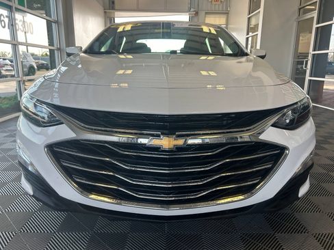 Used 2024 Chevrolet Malibu LS w/ Driver Confidence Package FWD image 2